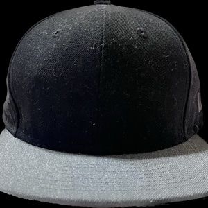 new era 9fifty strapback plain hat.